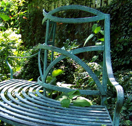 Regency style Tree Seat detail